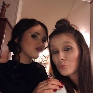 Meet your Posher, Leslie